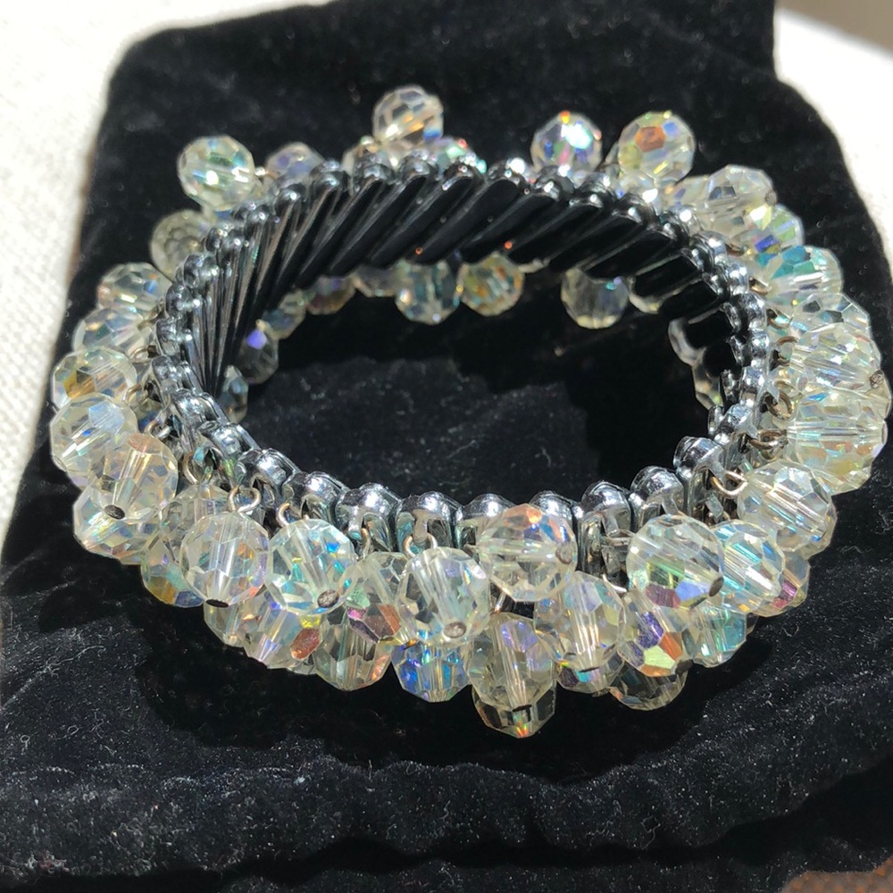 Vintage Aurora Borealis Stretch Bracelet ⭐️